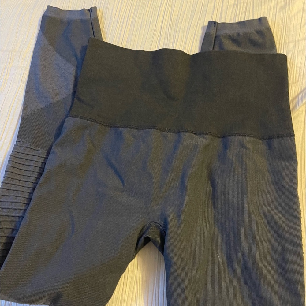 Spanx look at me now gray‎ seamless leggings, size medium - Picture 6 of 12